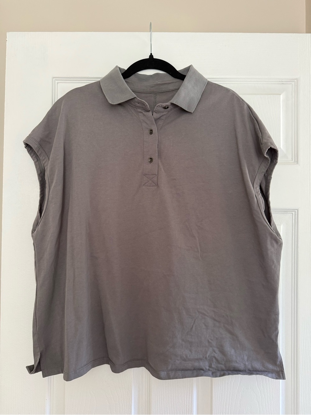 Amazon Women’s Sleeveless Polo Top in Taupe